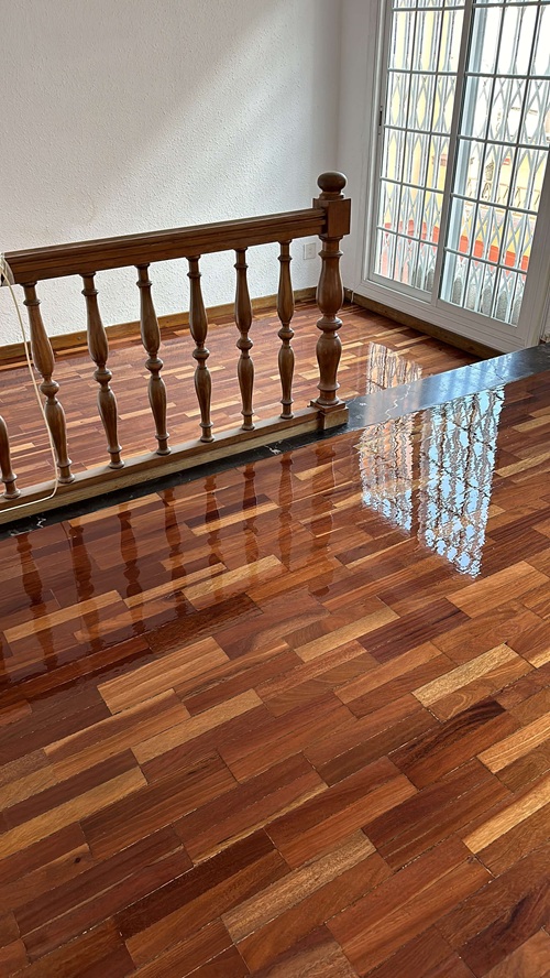 barnizado-suelo-parquet